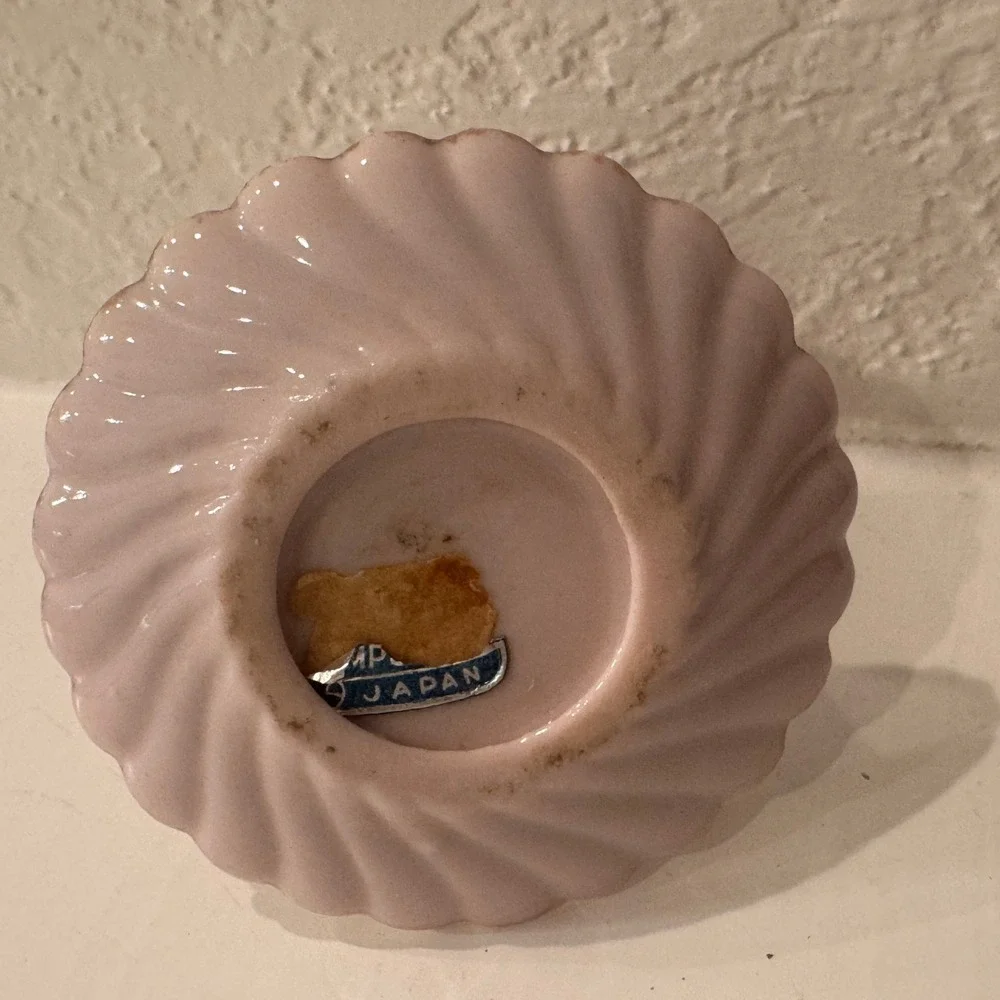 Vintage Pink Ceramic Hand Ring Holder Gold Gilt Scalloped Jewelry Dish Japan